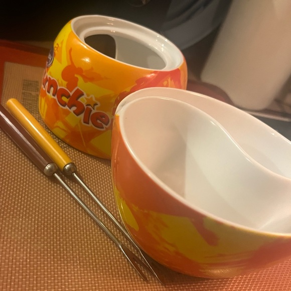 “Cadbury Crunchie” Ceramic Twin Bowl Fondue Set - Picture 4 of 5